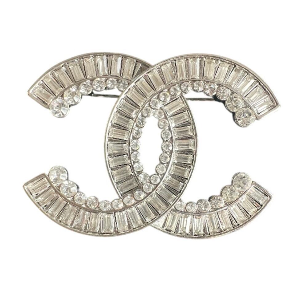 Chanel Interlocking Platinum Plated CC with Cut CZ Brooch Autumn 2023 (CCXX046)